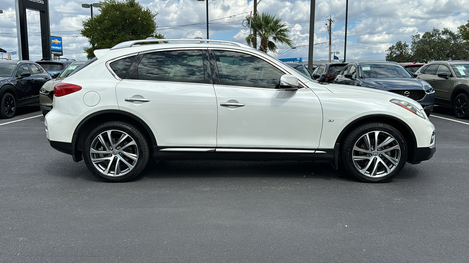 2017 INFINITI QX50 Base 9