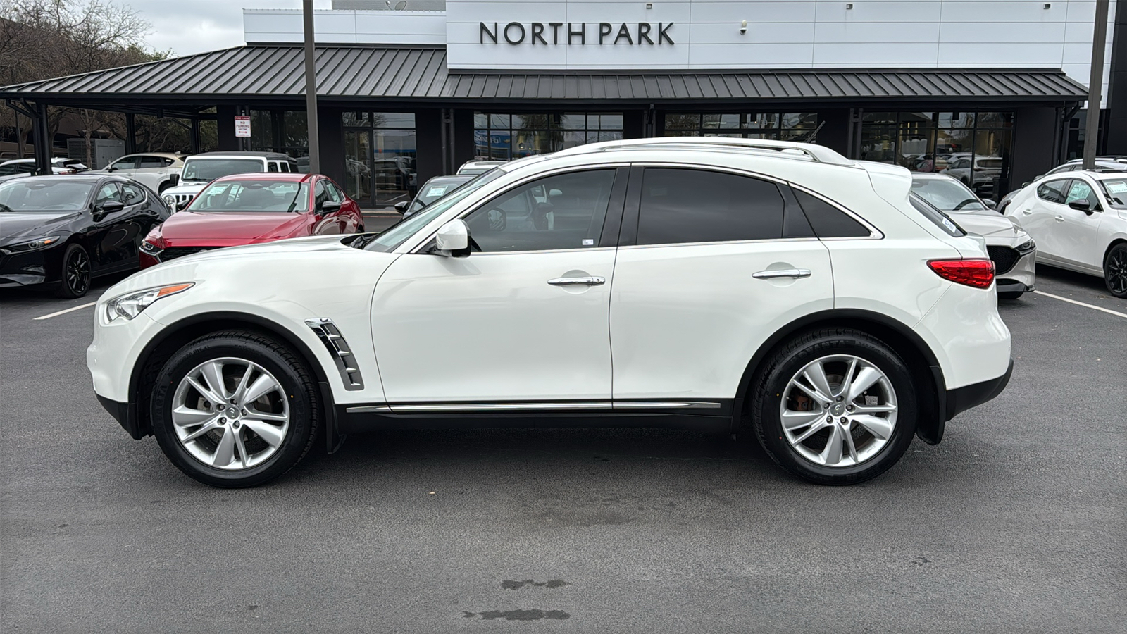 2014 INFINITI QX70 Base 5