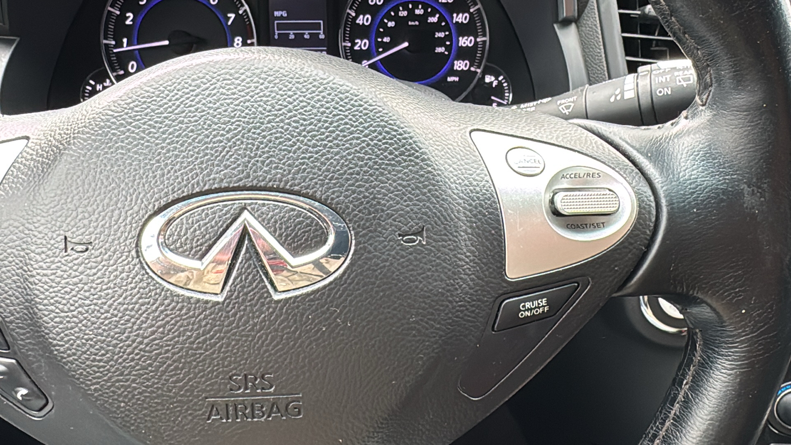 2014 INFINITI QX70 Base 22