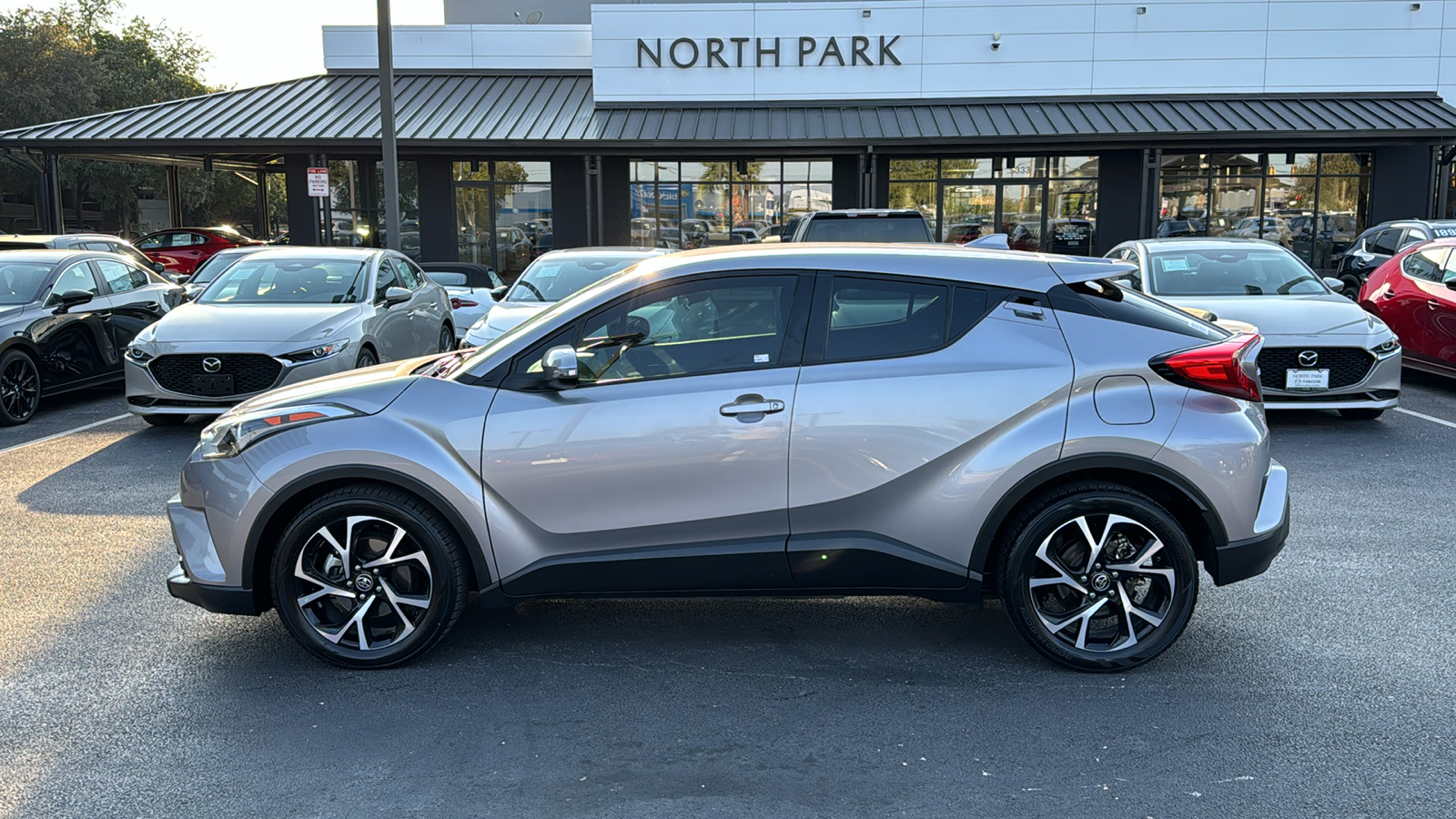 2018 Toyota C-HR XLE 4