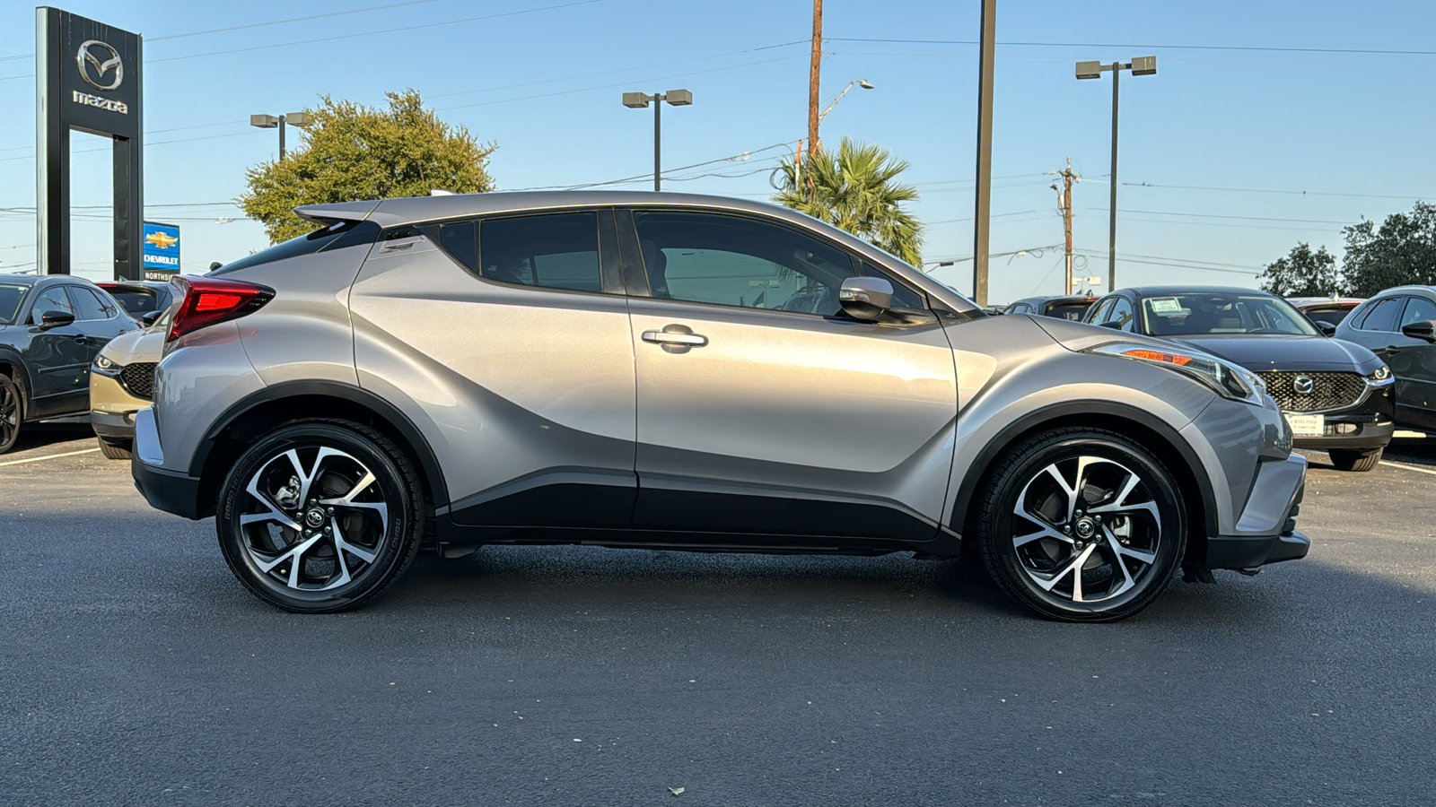 2018 Toyota C-HR XLE 8