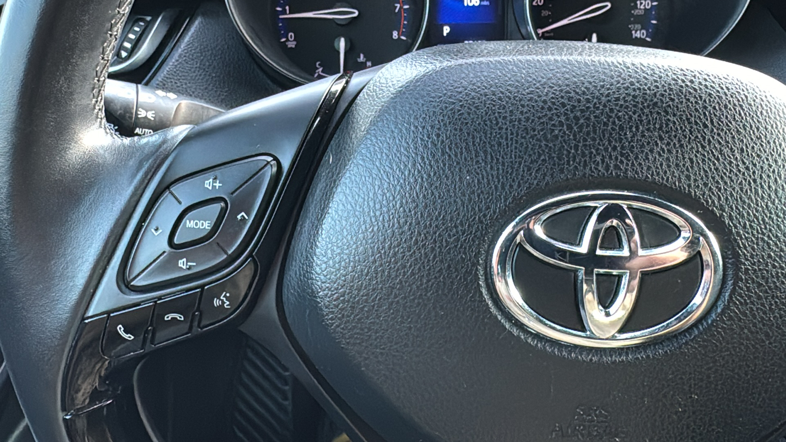 2018 Toyota C-HR XLE 19