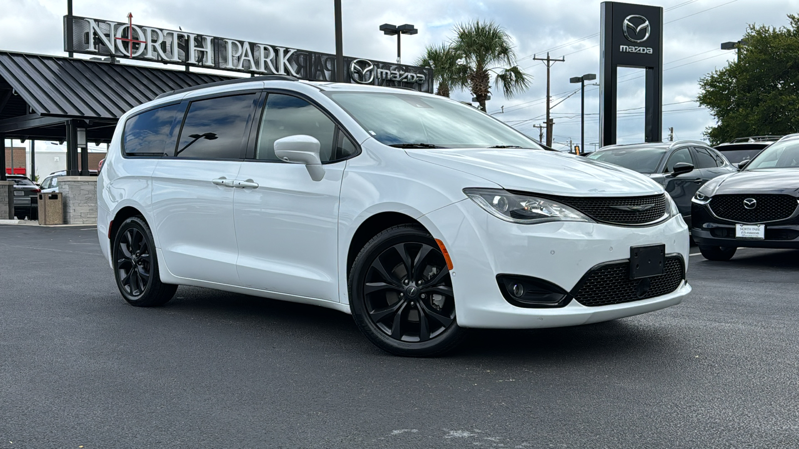 2018 Chrysler Pacifica Touring L 2