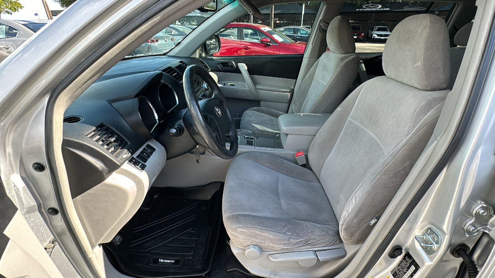 2012 Toyota Highlander Base 13