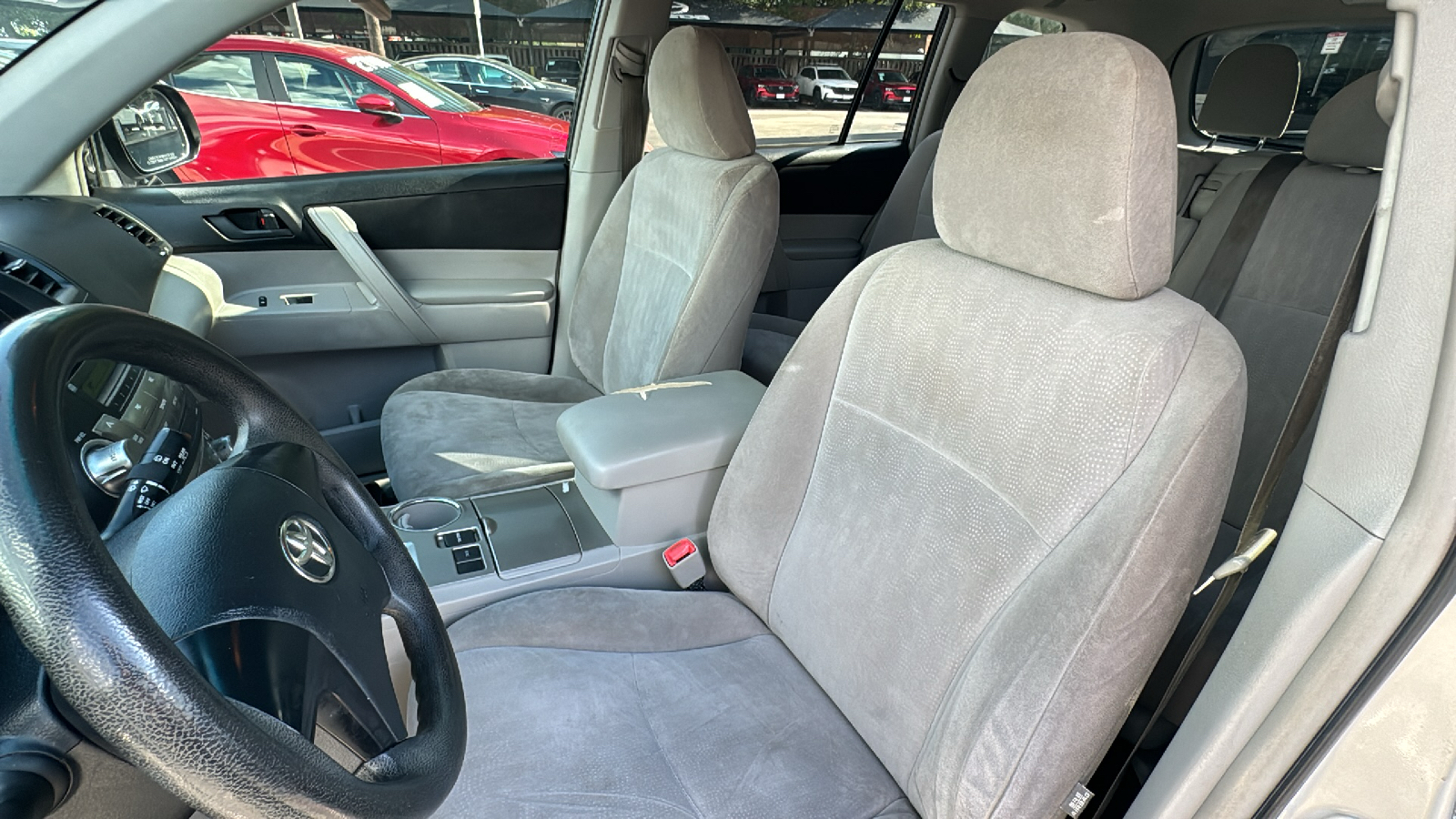 2012 Toyota Highlander Base 14