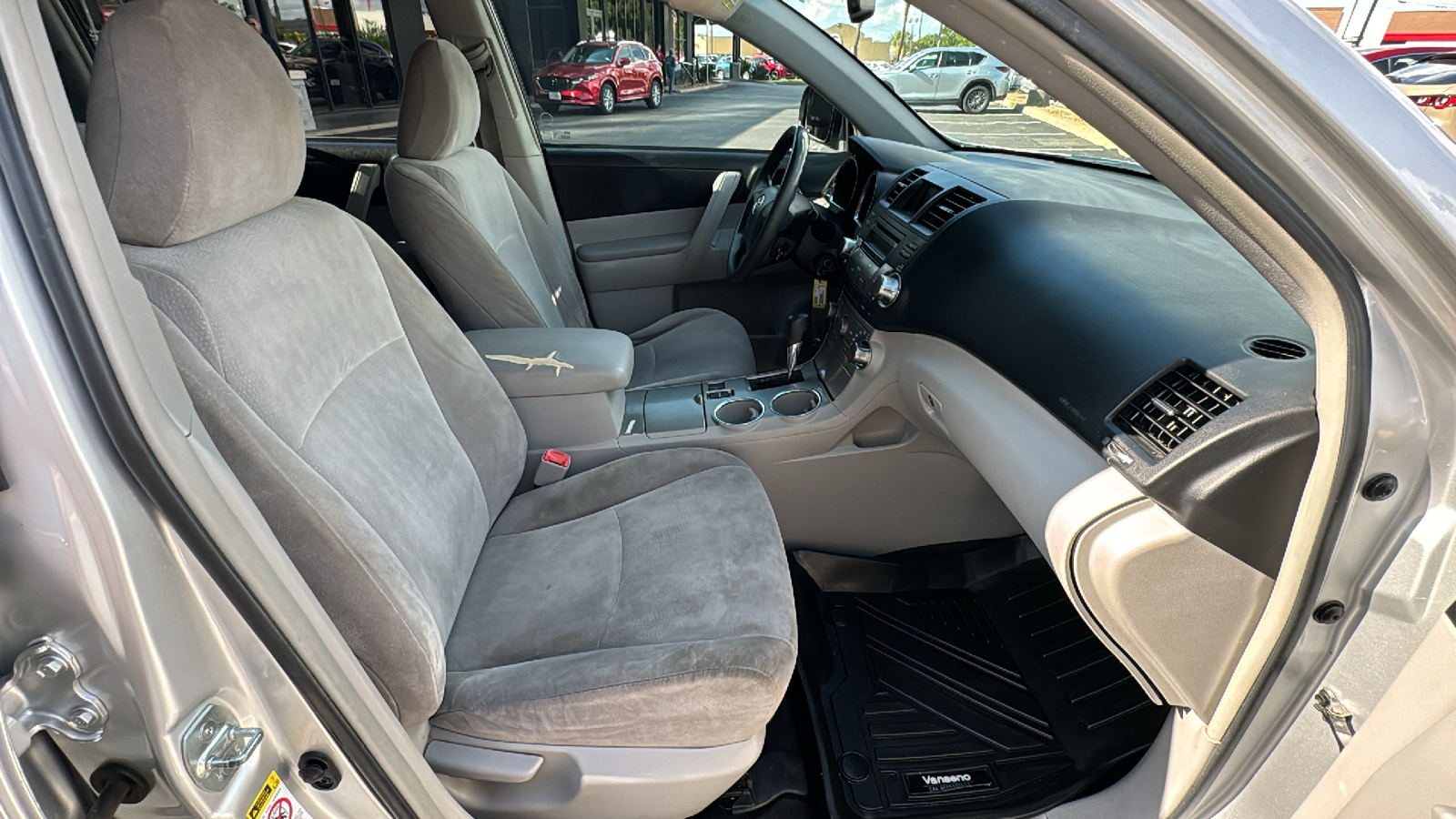 2012 Toyota Highlander Base 36