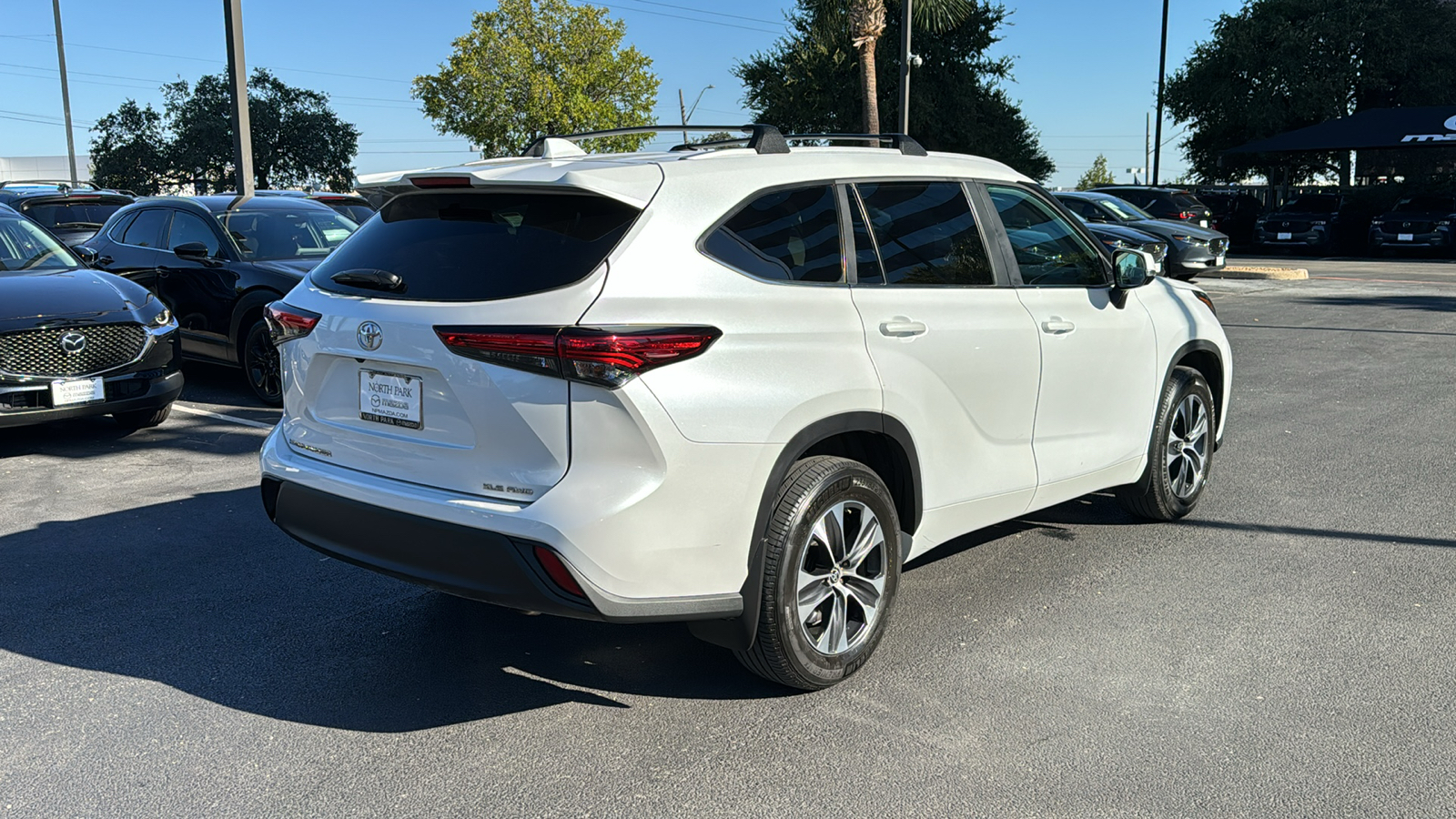 2023 Toyota Highlander XLE 8