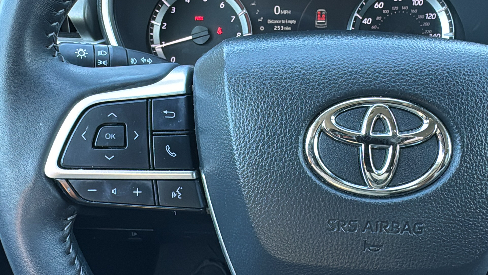 2023 Toyota Highlander XLE 22