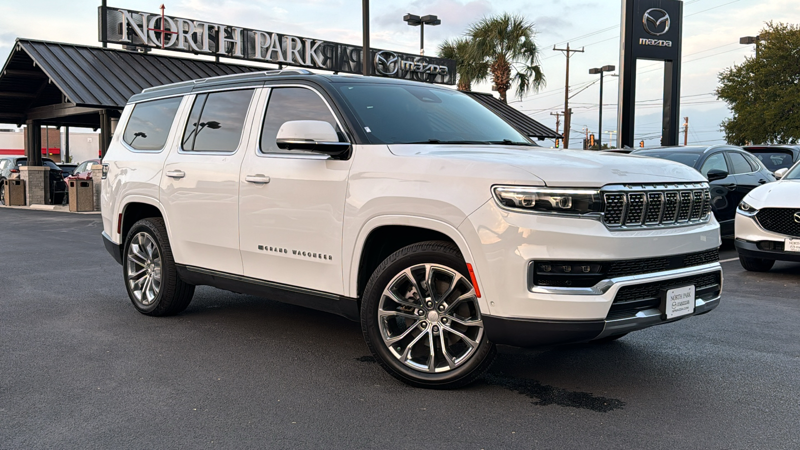 2022 Jeep Grand Wagoneer Series II 2