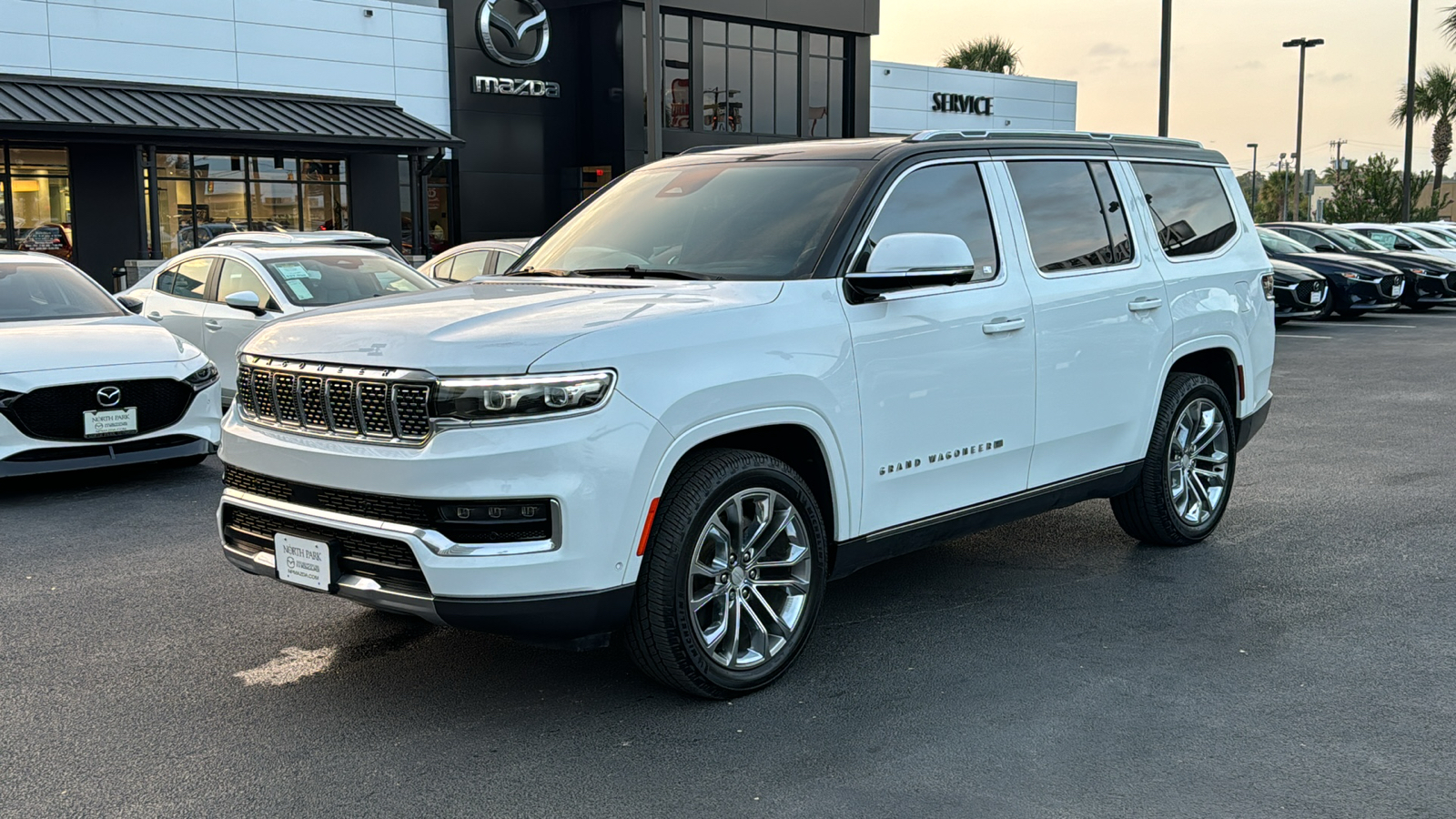 2022 Jeep Grand Wagoneer Series II 4