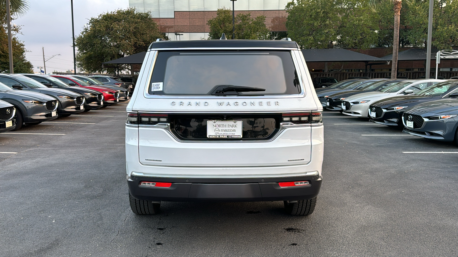 2022 Jeep Grand Wagoneer Series II 7