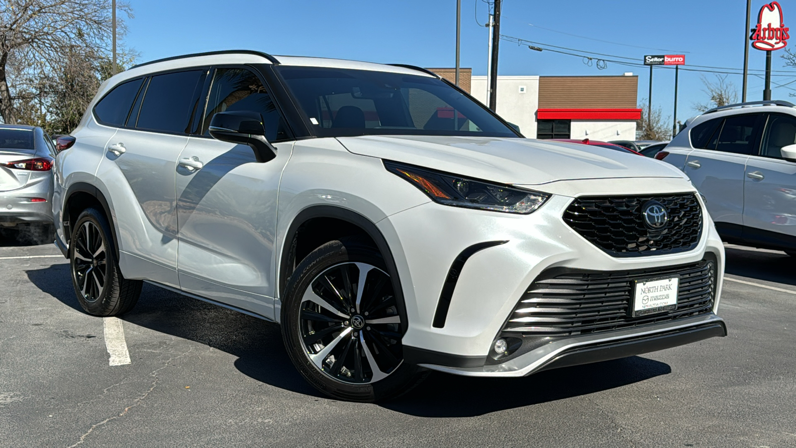 2022 Toyota Highlander XSE 2