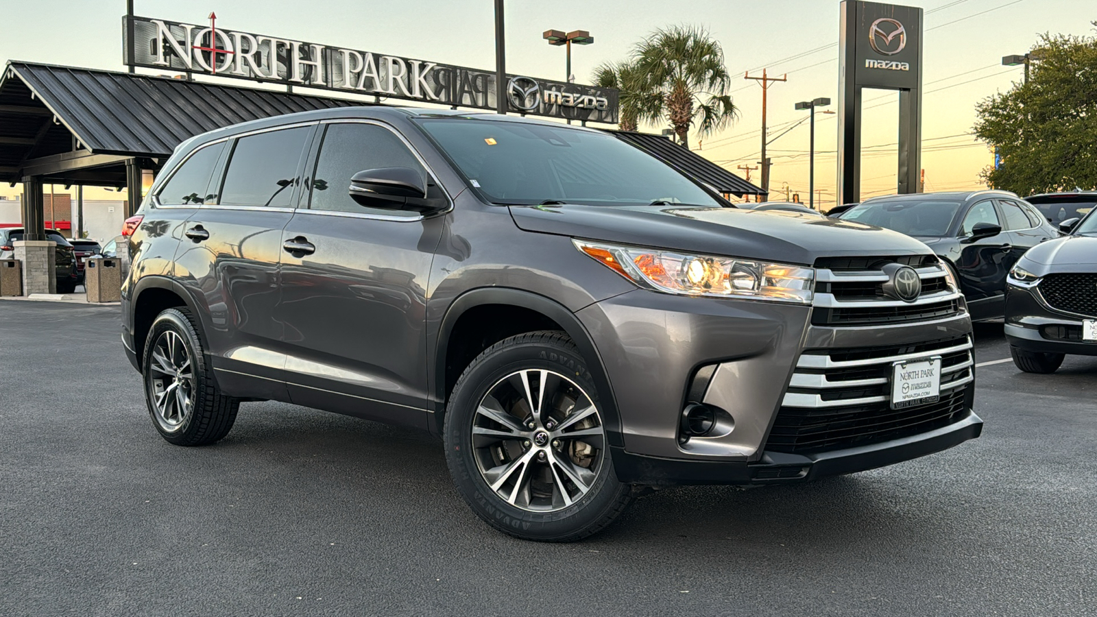 2018 Toyota Highlander LE 2