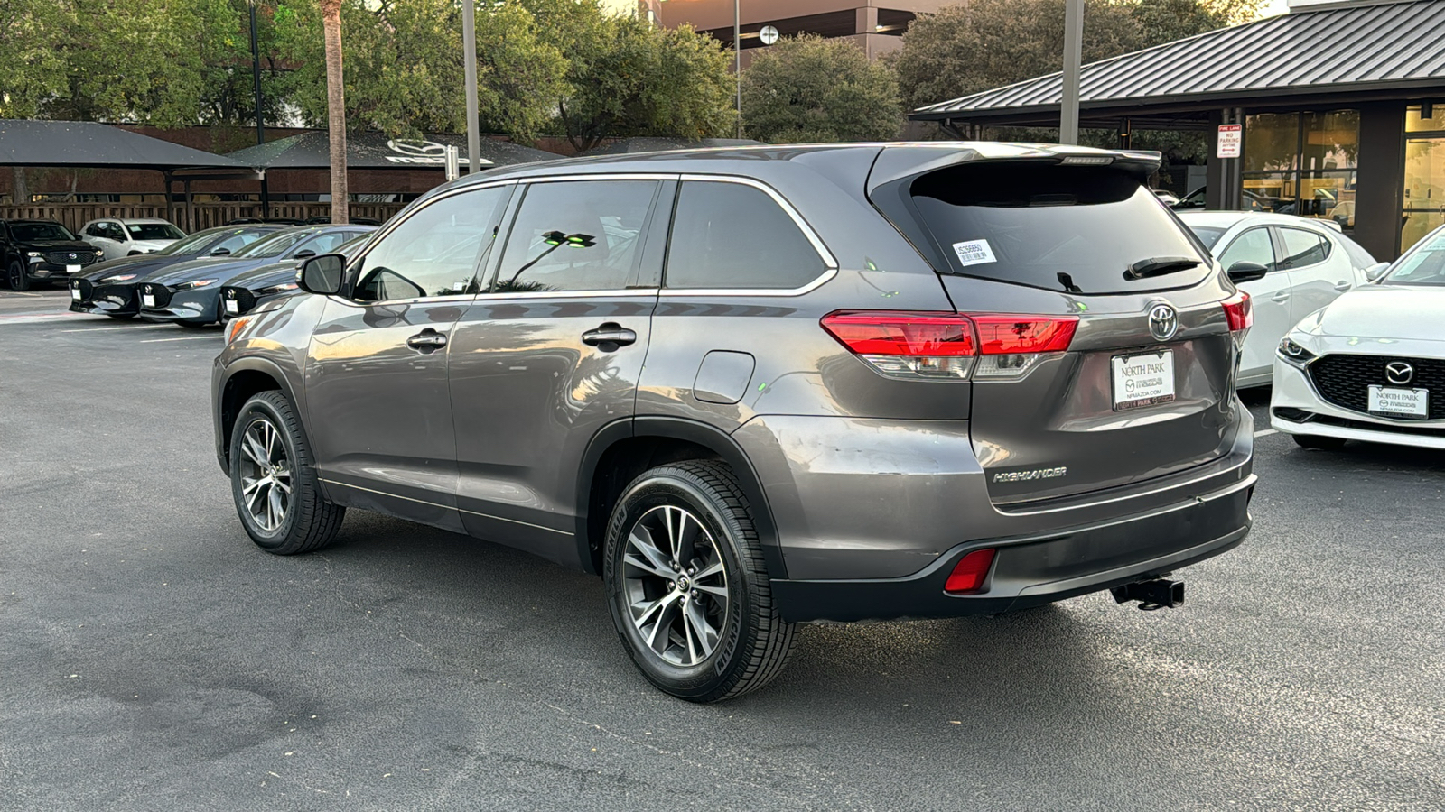 2018 Toyota Highlander LE 6