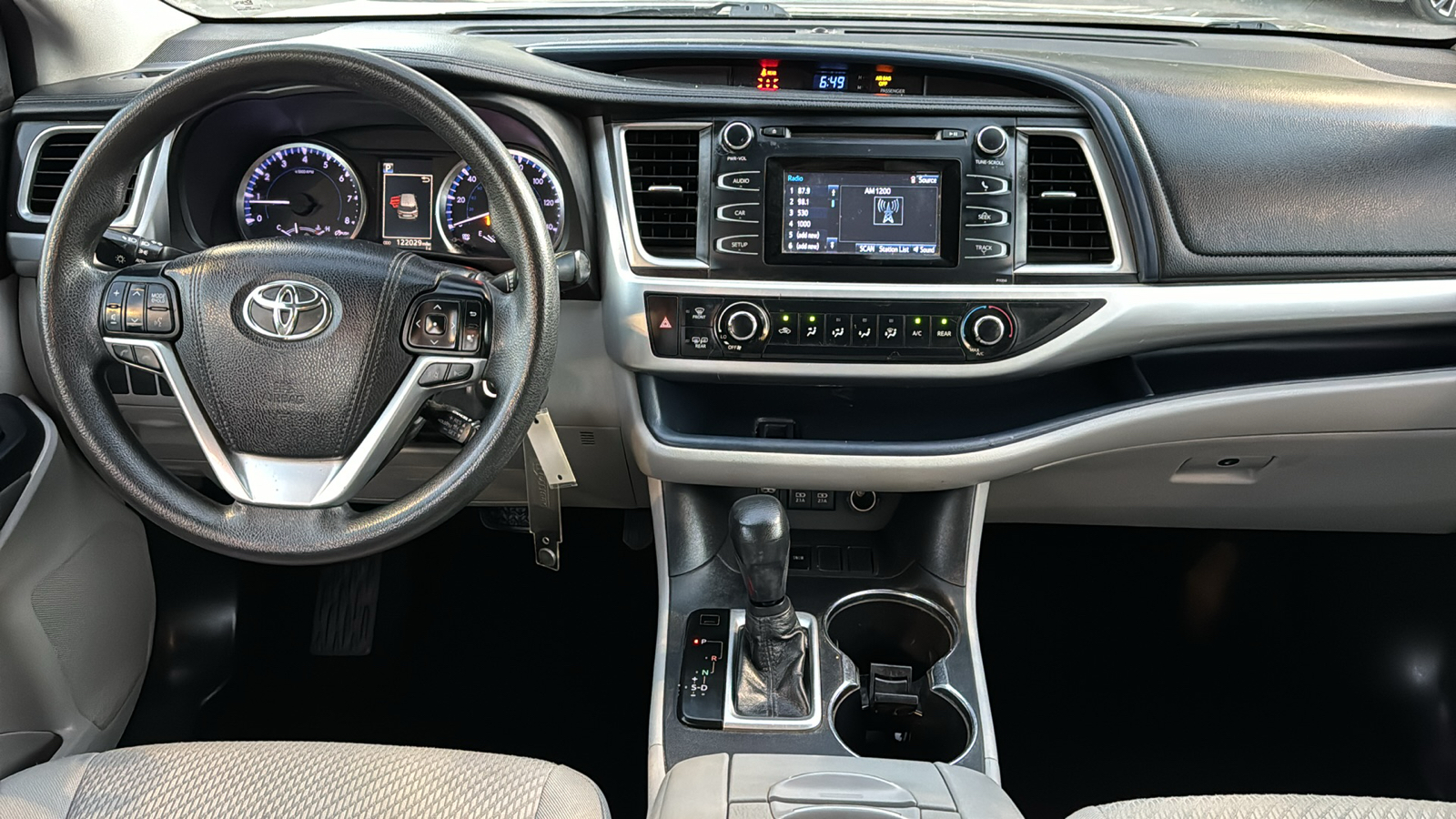 2018 Toyota Highlander LE 25