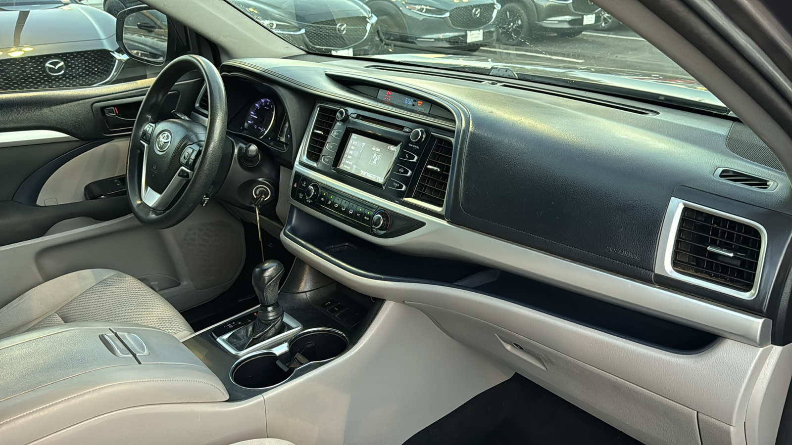 2018 Toyota Highlander LE 38