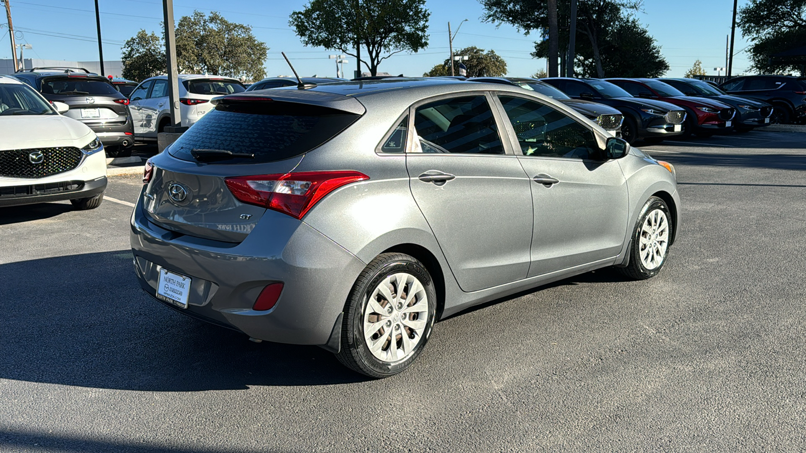 2016 Hyundai Elantra GT Base 8