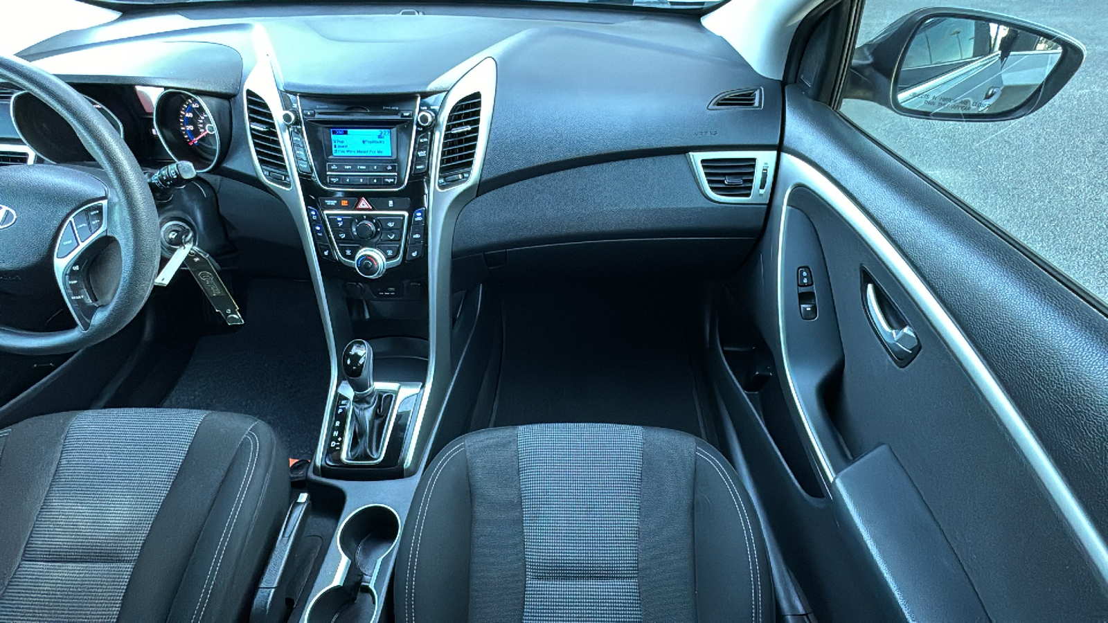 2016 Hyundai Elantra GT Base 31