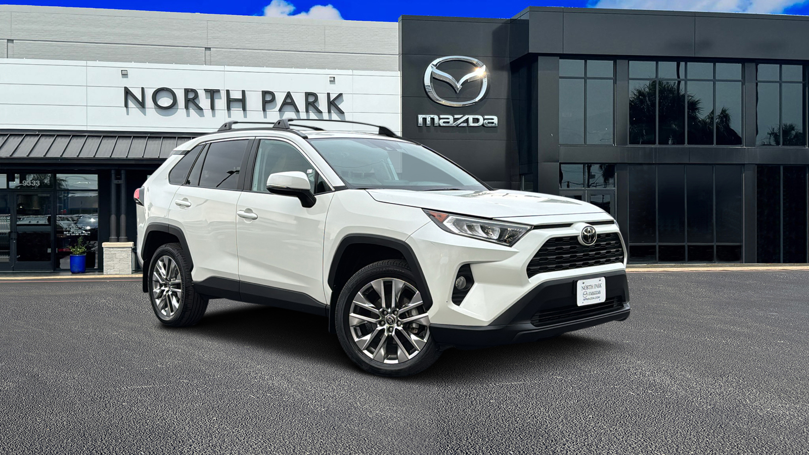 2021 Toyota RAV4 XLE Premium 1