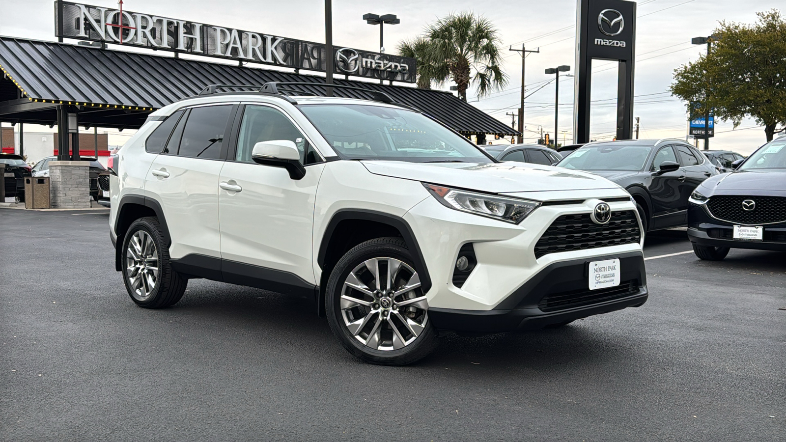 2021 Toyota RAV4 XLE Premium 2