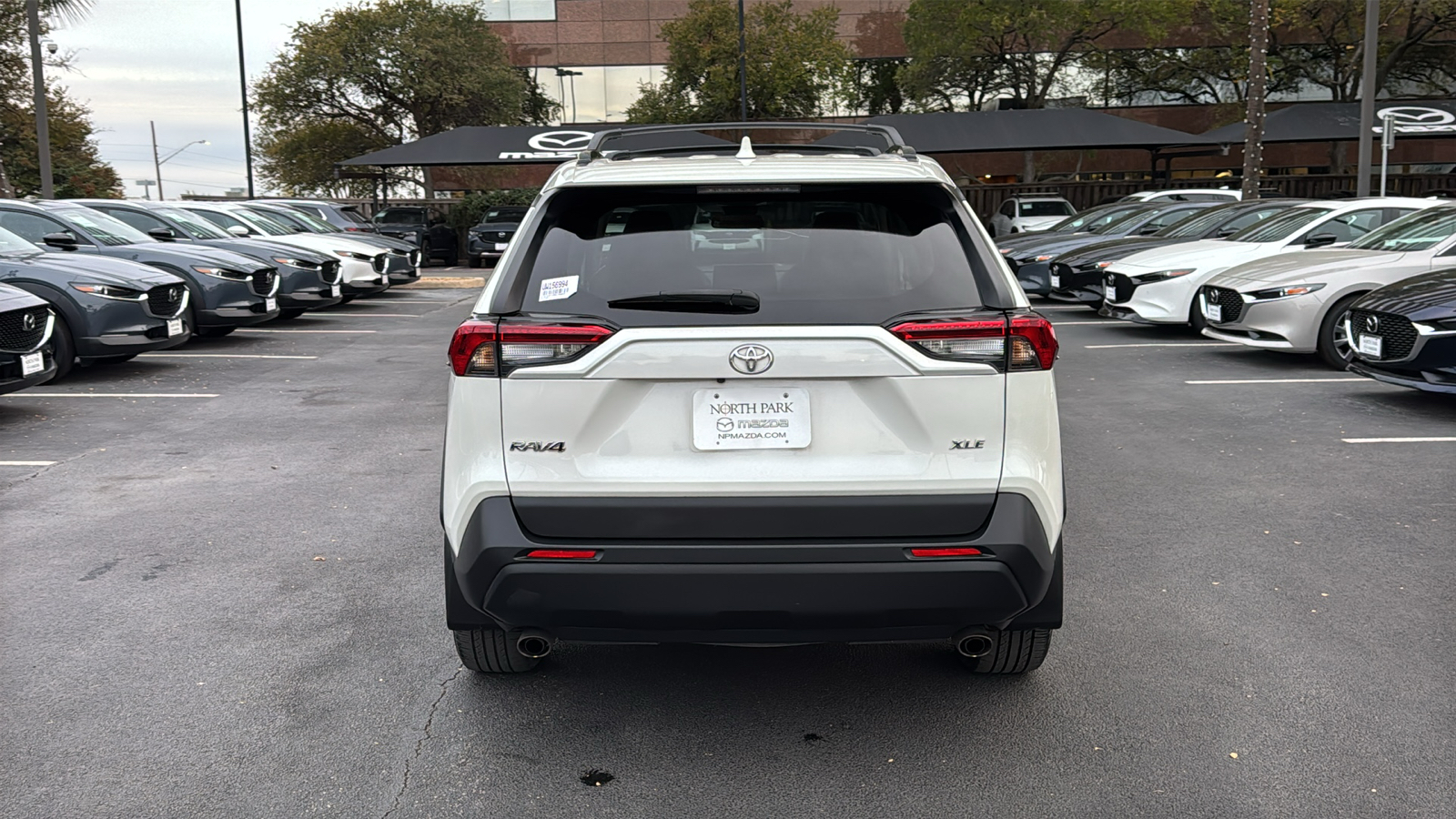 2021 Toyota RAV4 XLE Premium 7