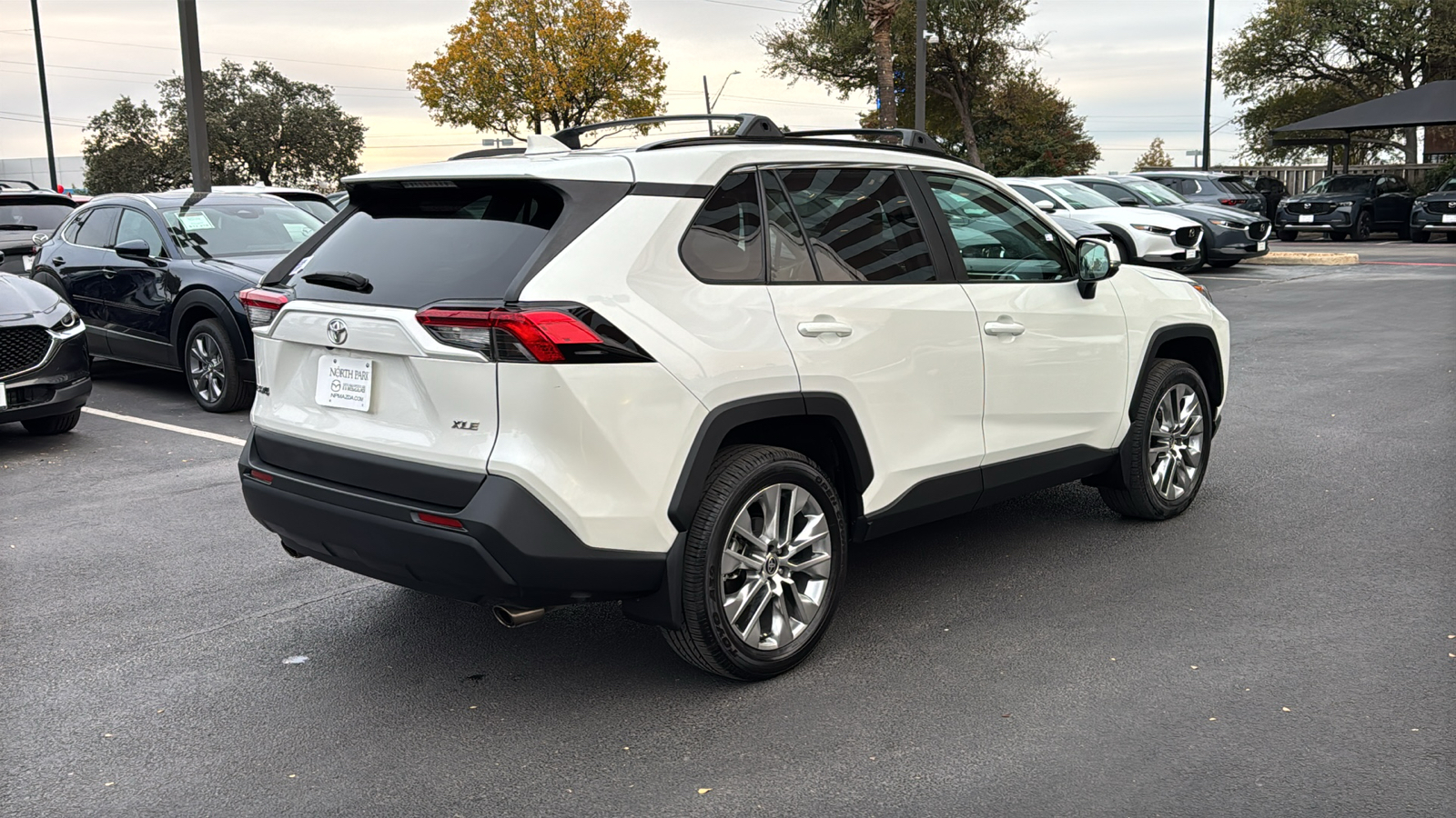 2021 Toyota RAV4 XLE Premium 8