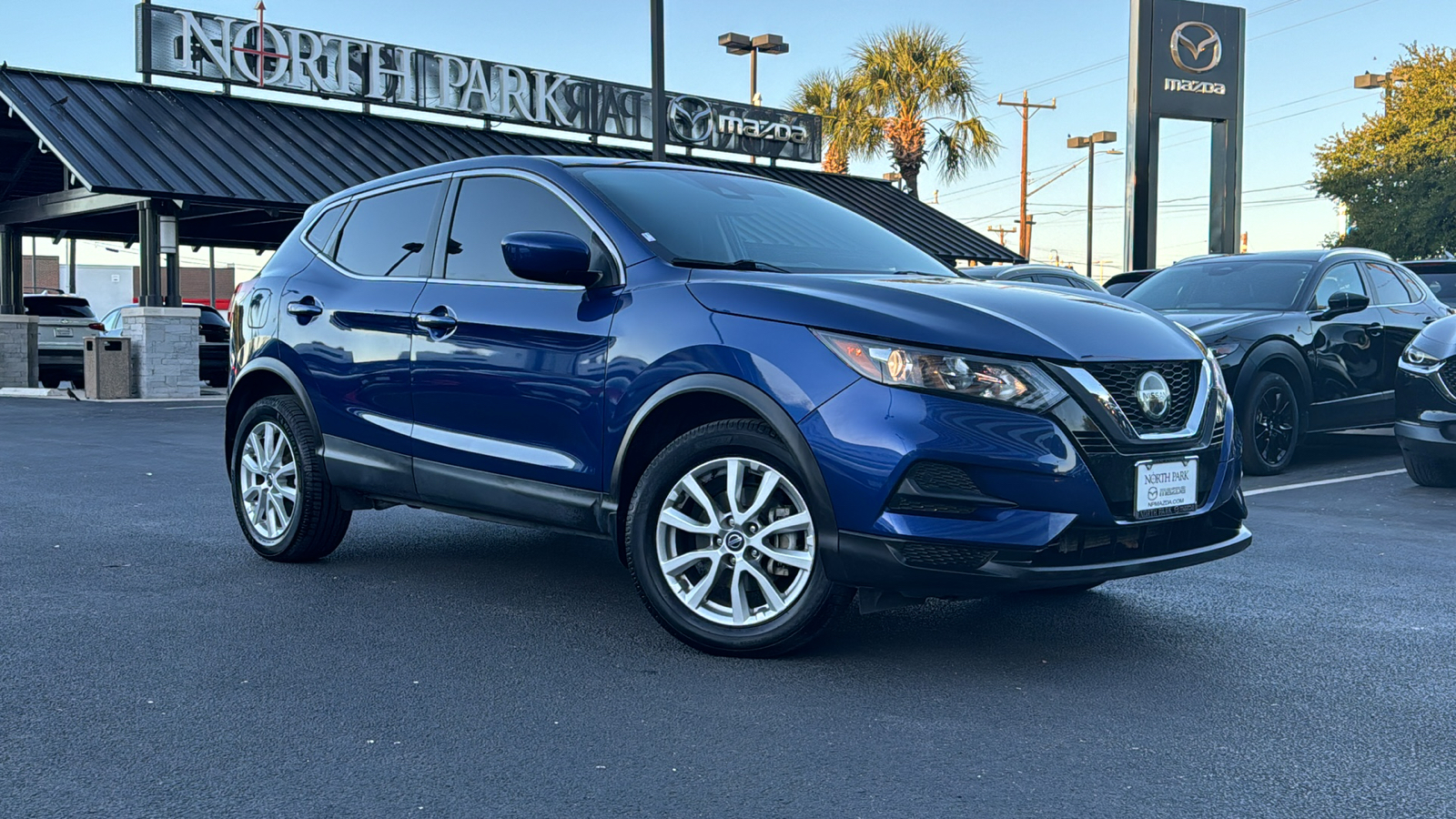 2020 Nissan Rogue Sport S 2