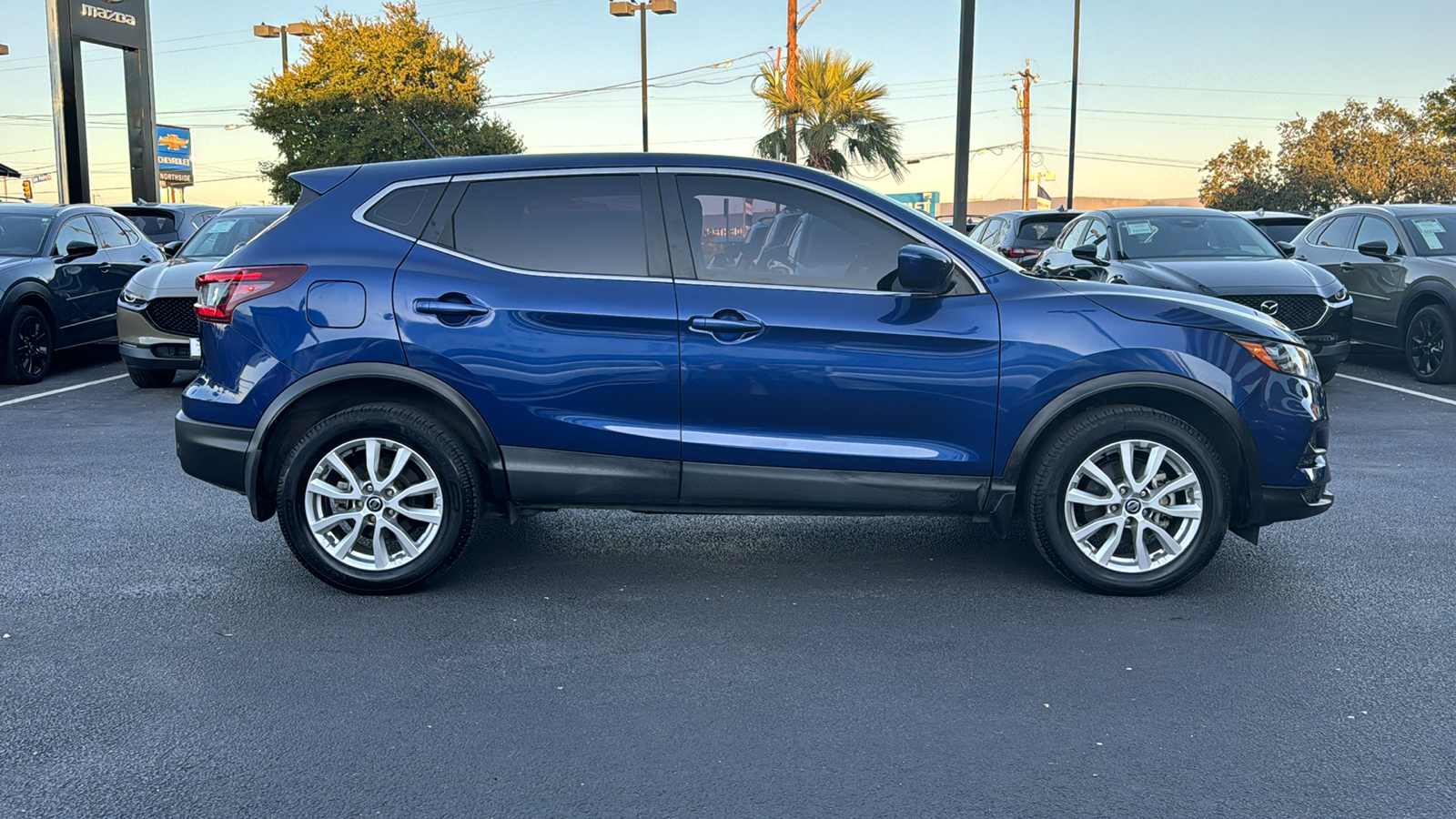 2020 Nissan Rogue Sport S 9