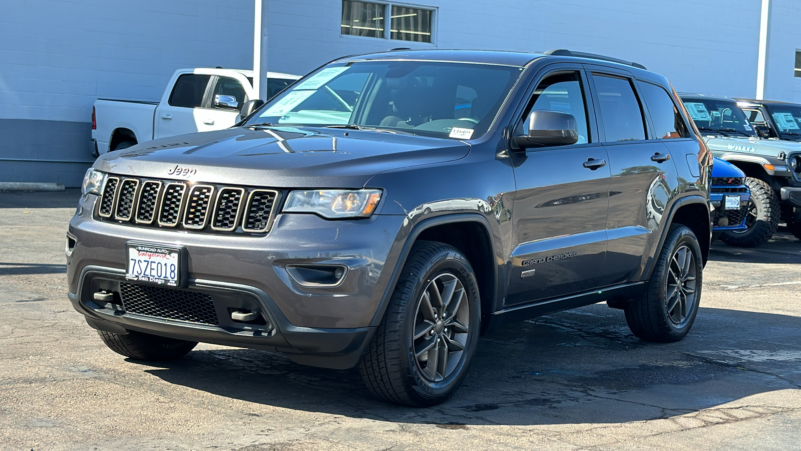 2016 Jeep Grand Cherokee 75th Anniversary Edition 4