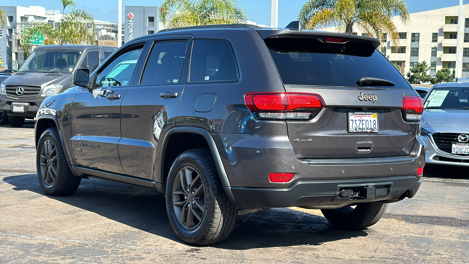 2016 Jeep Grand Cherokee 75th Anniversary Edition 8