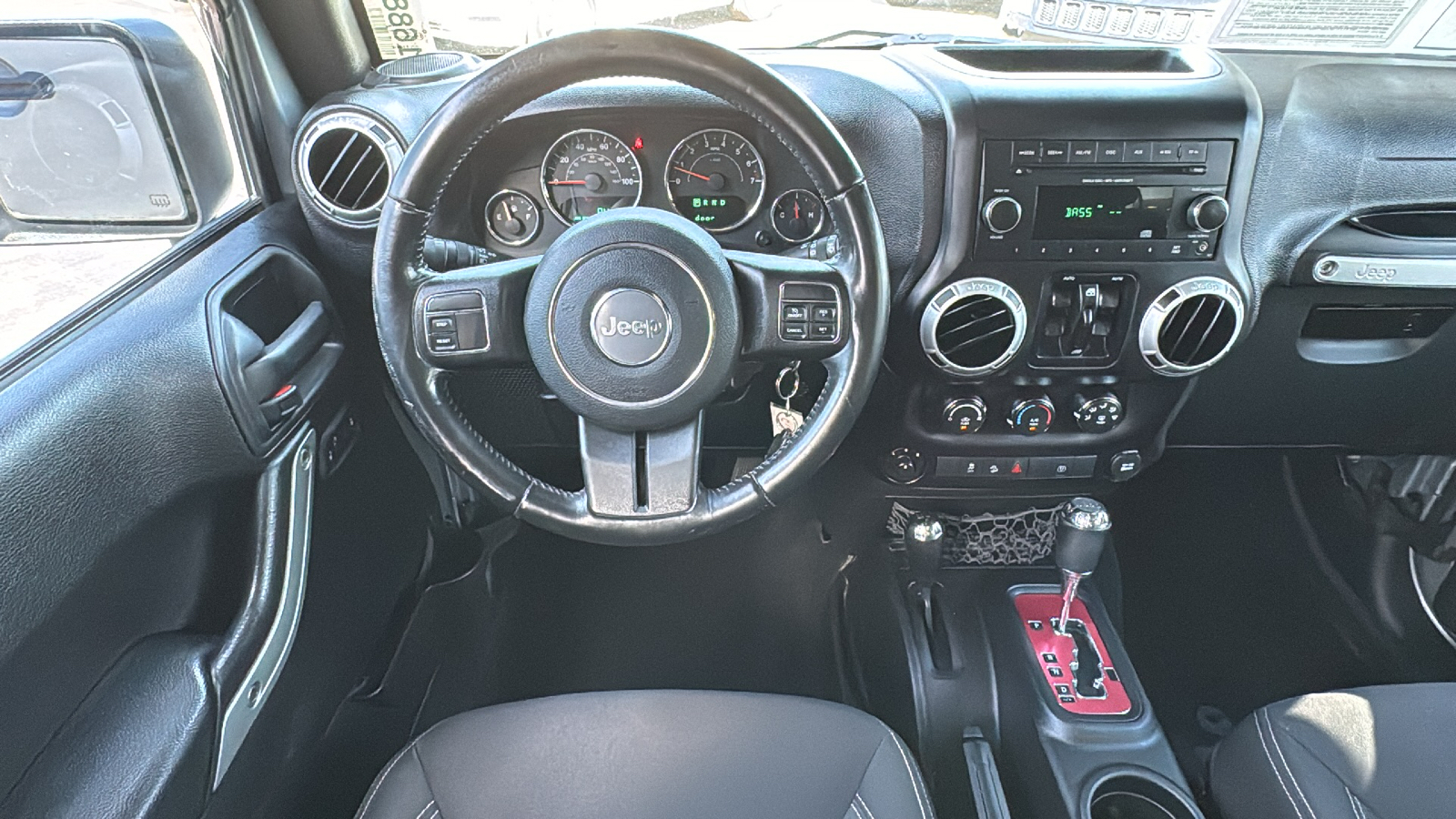 2016 Jeep Wrangler Unlimited Sahara 21