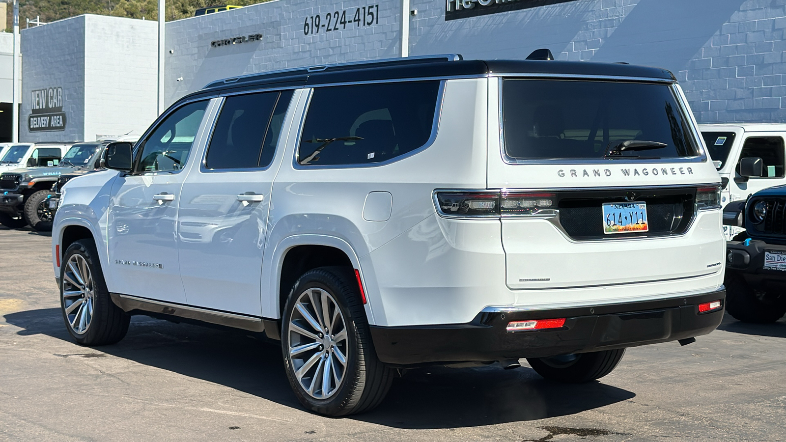 2023 Jeep Grand Wagoneer L Series II 9