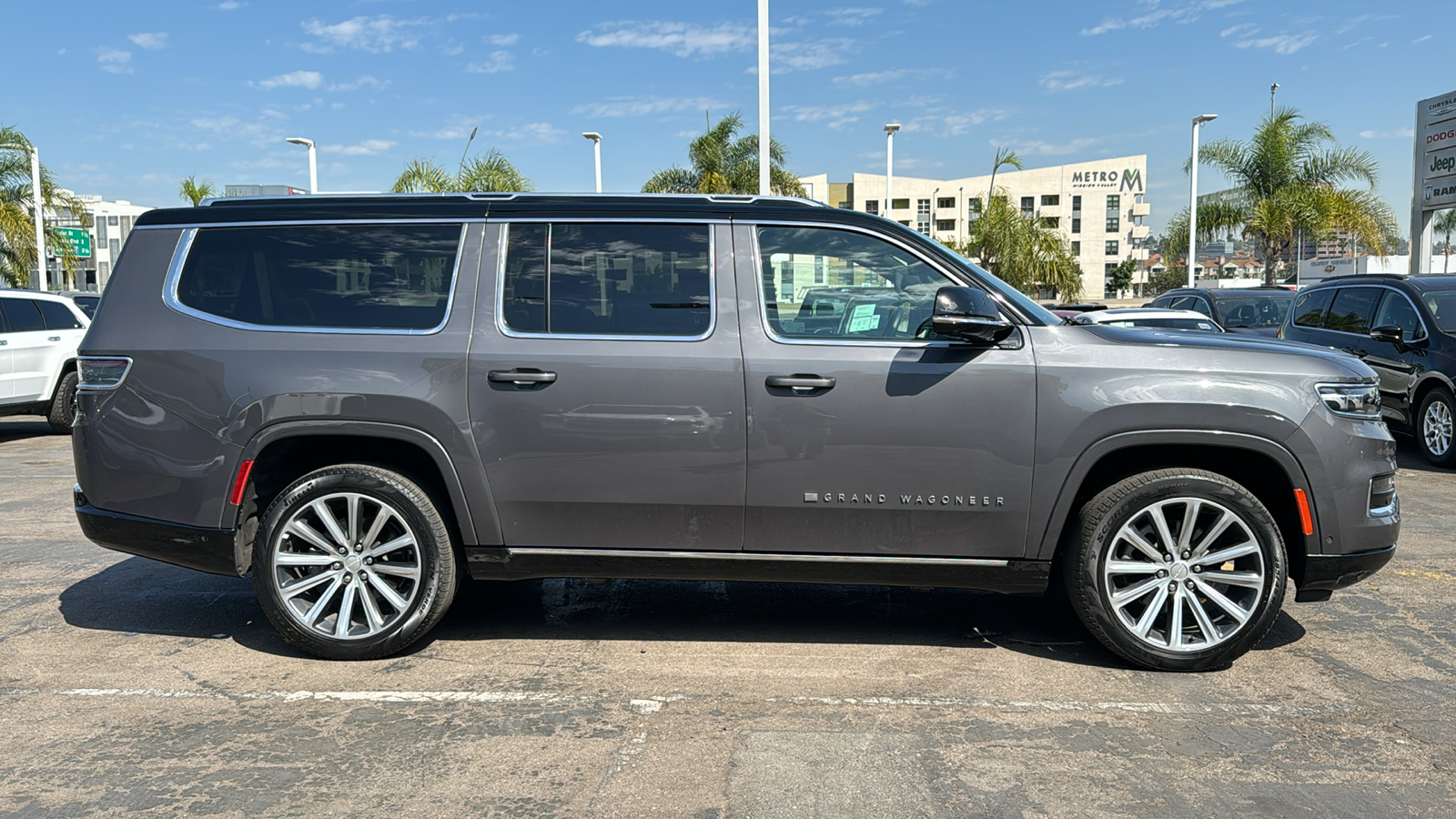 2023 Jeep Grand Wagoneer L Series II 8