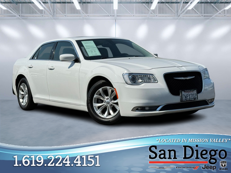 2016 Chrysler 300 Limited 1