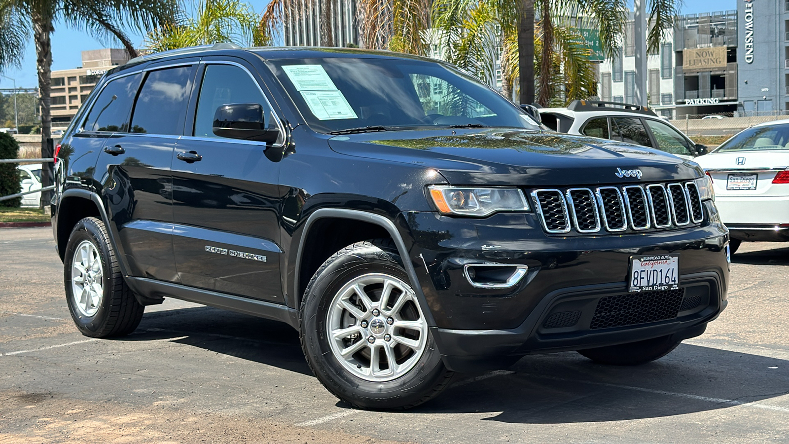 2018 Jeep Grand Cherokee Laredo E 2