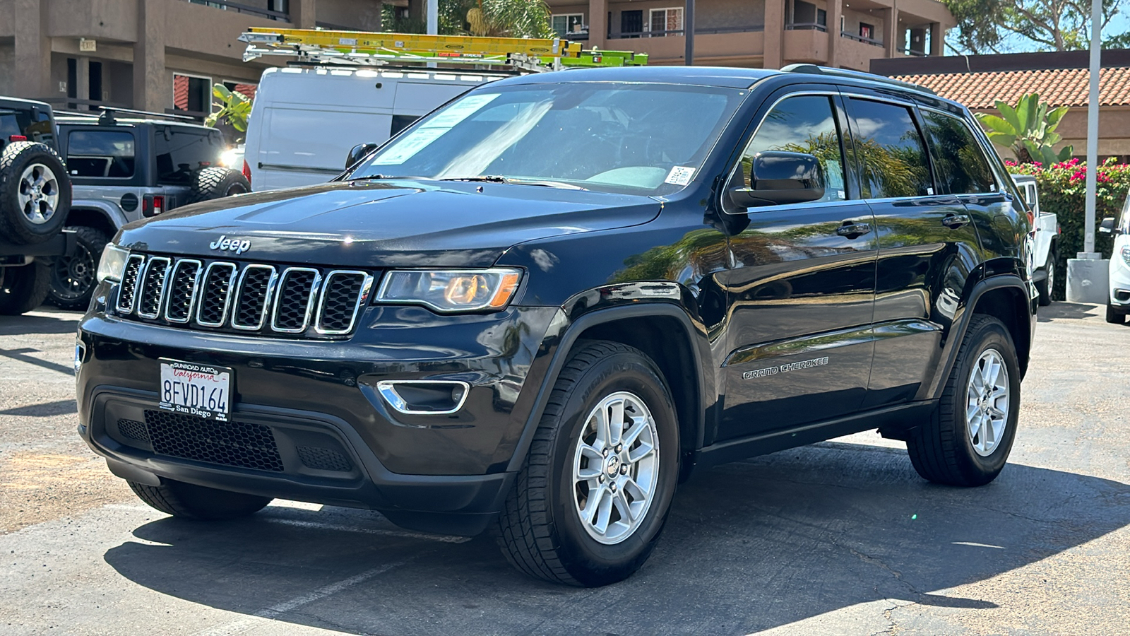 2018 Jeep Grand Cherokee Laredo E 3