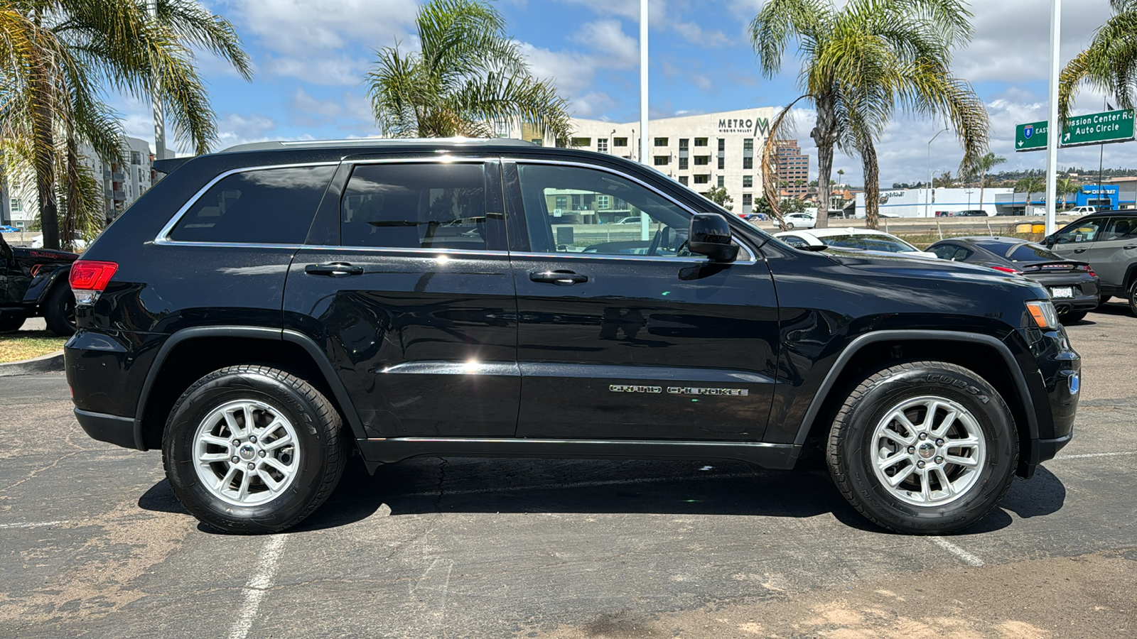 2018 Jeep Grand Cherokee Laredo E 6