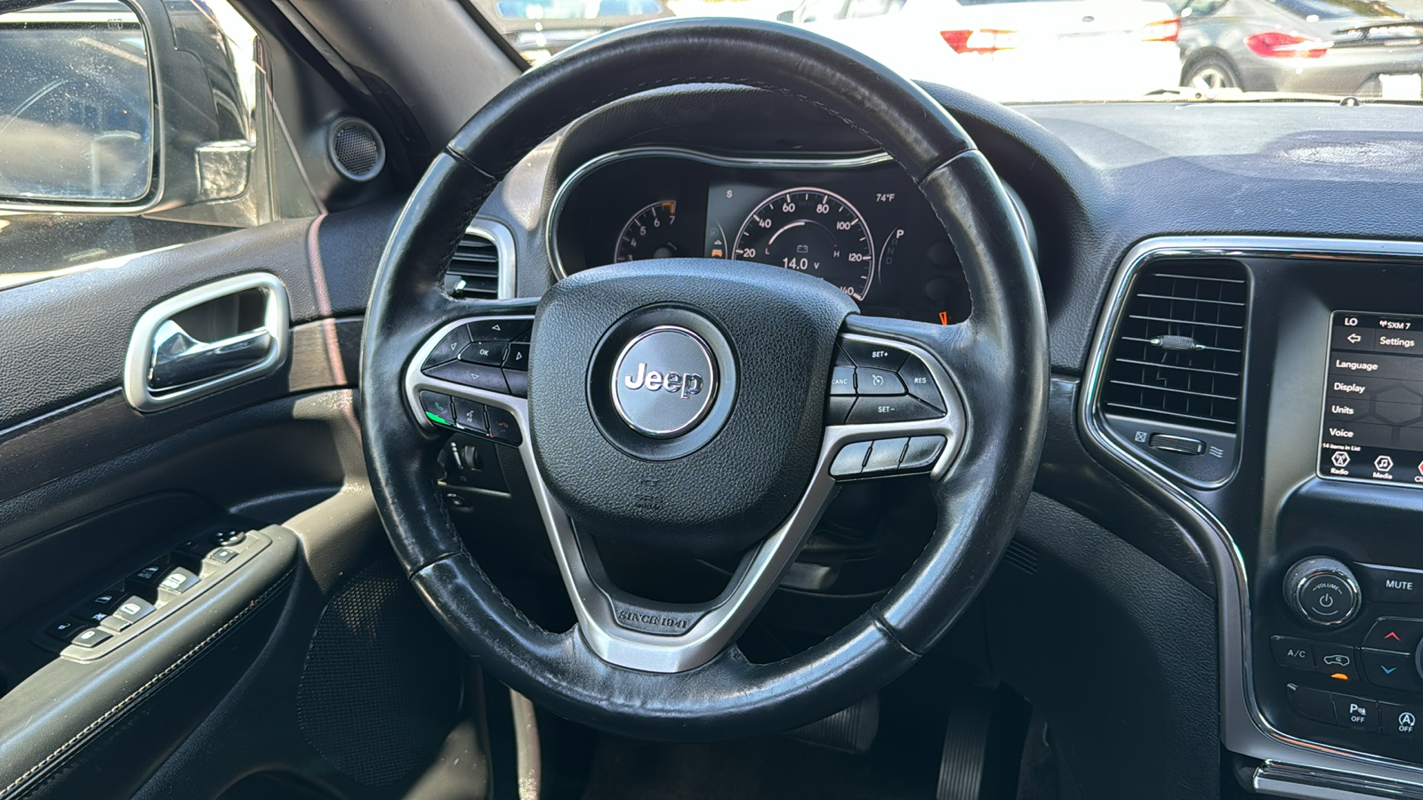 2018 Jeep Grand Cherokee Laredo E 23