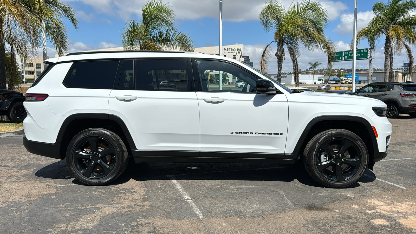 2023 Jeep Grand Cherokee L Altitude 7