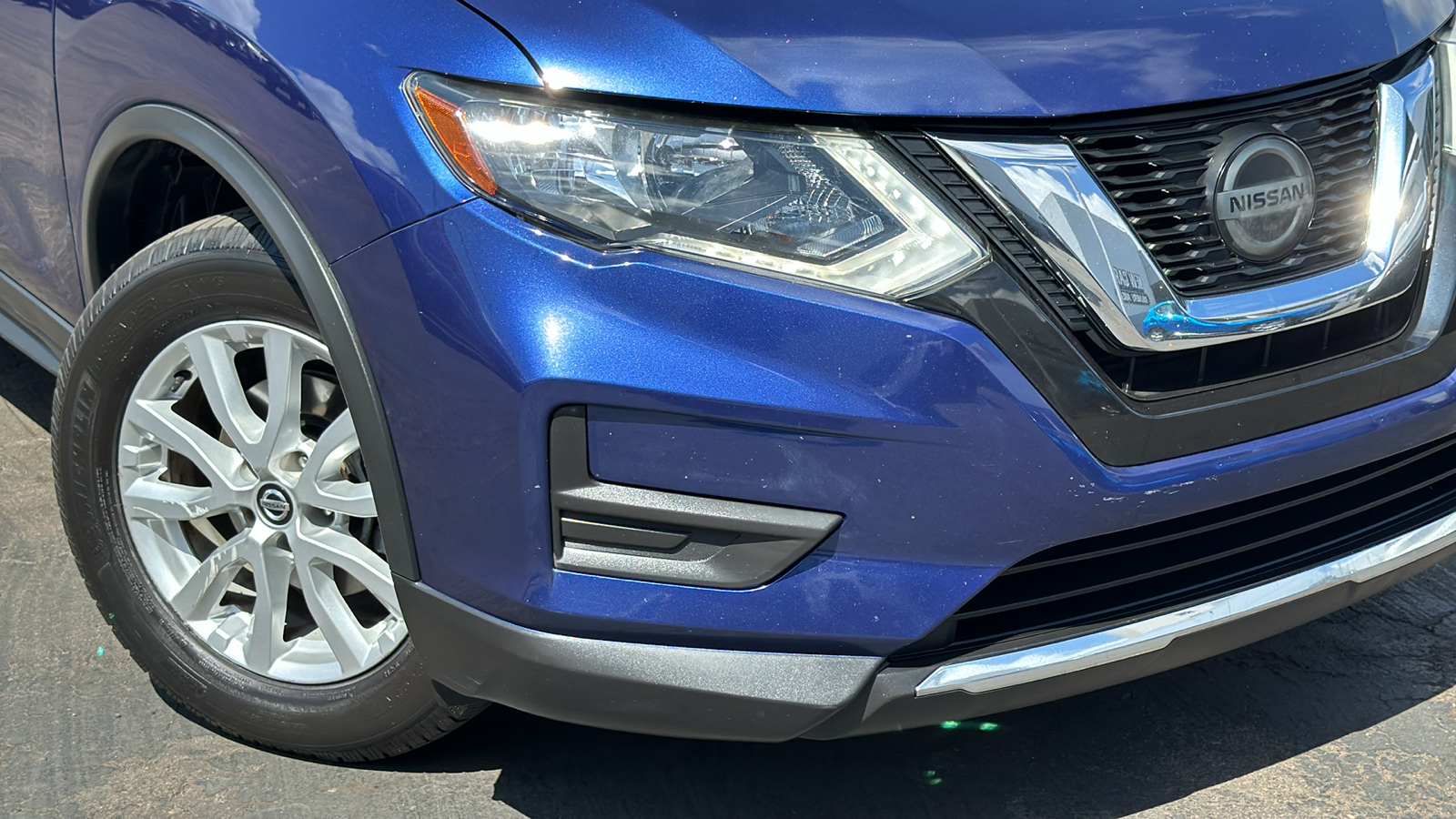 2019 Nissan Rogue SV 3