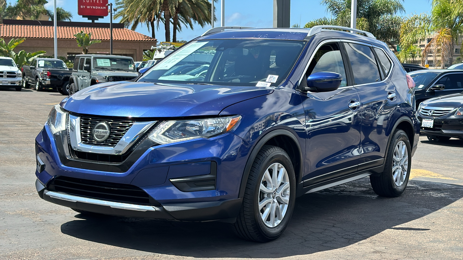 2019 Nissan Rogue SV 4