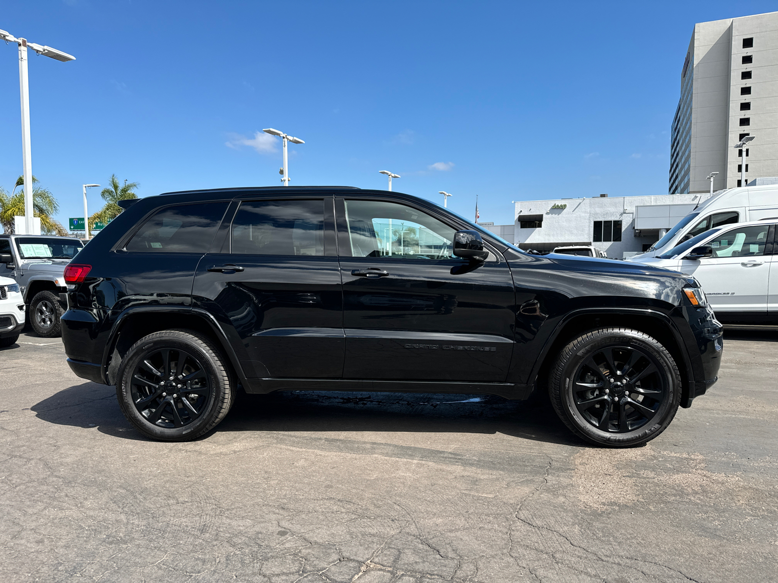 2018 Jeep Grand Cherokee Altitude 7