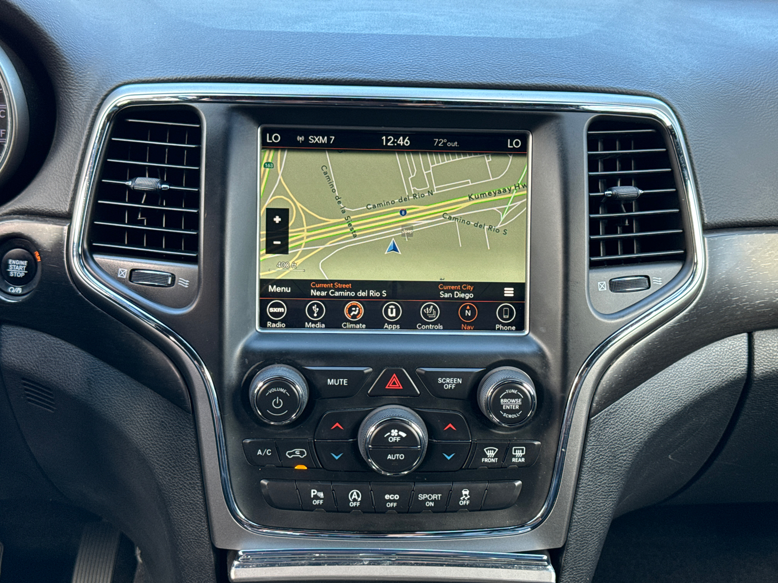 2018 Jeep Grand Cherokee Altitude 22