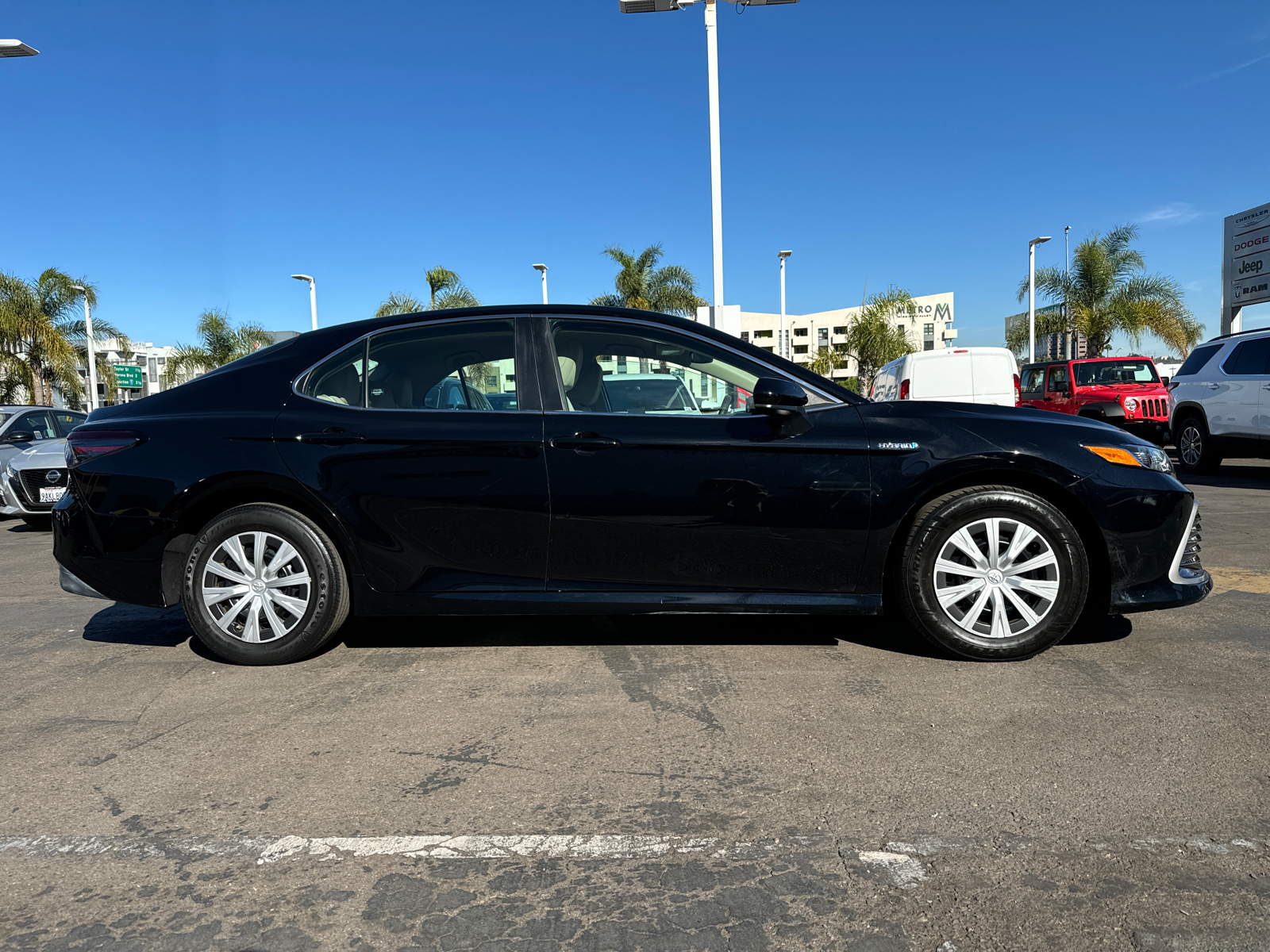 2021 Toyota Camry Hybrid LE 7