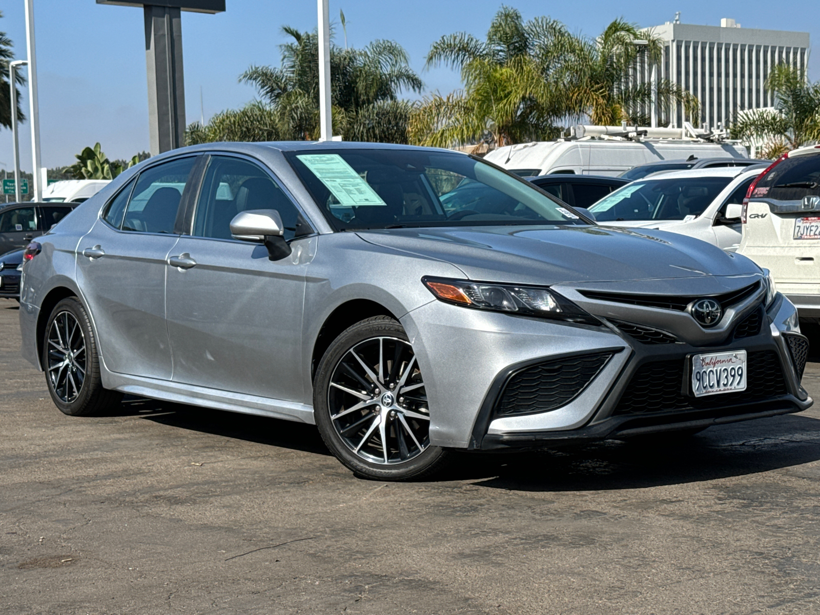 2022 Toyota Camry SE 2