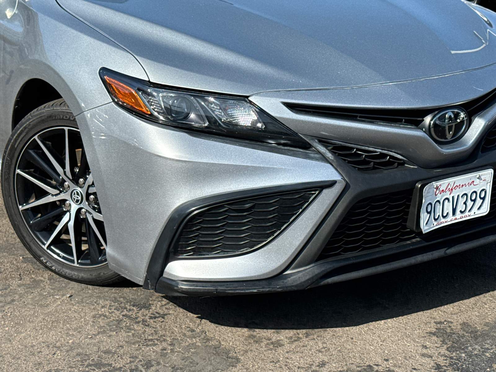 2022 Toyota Camry SE 3