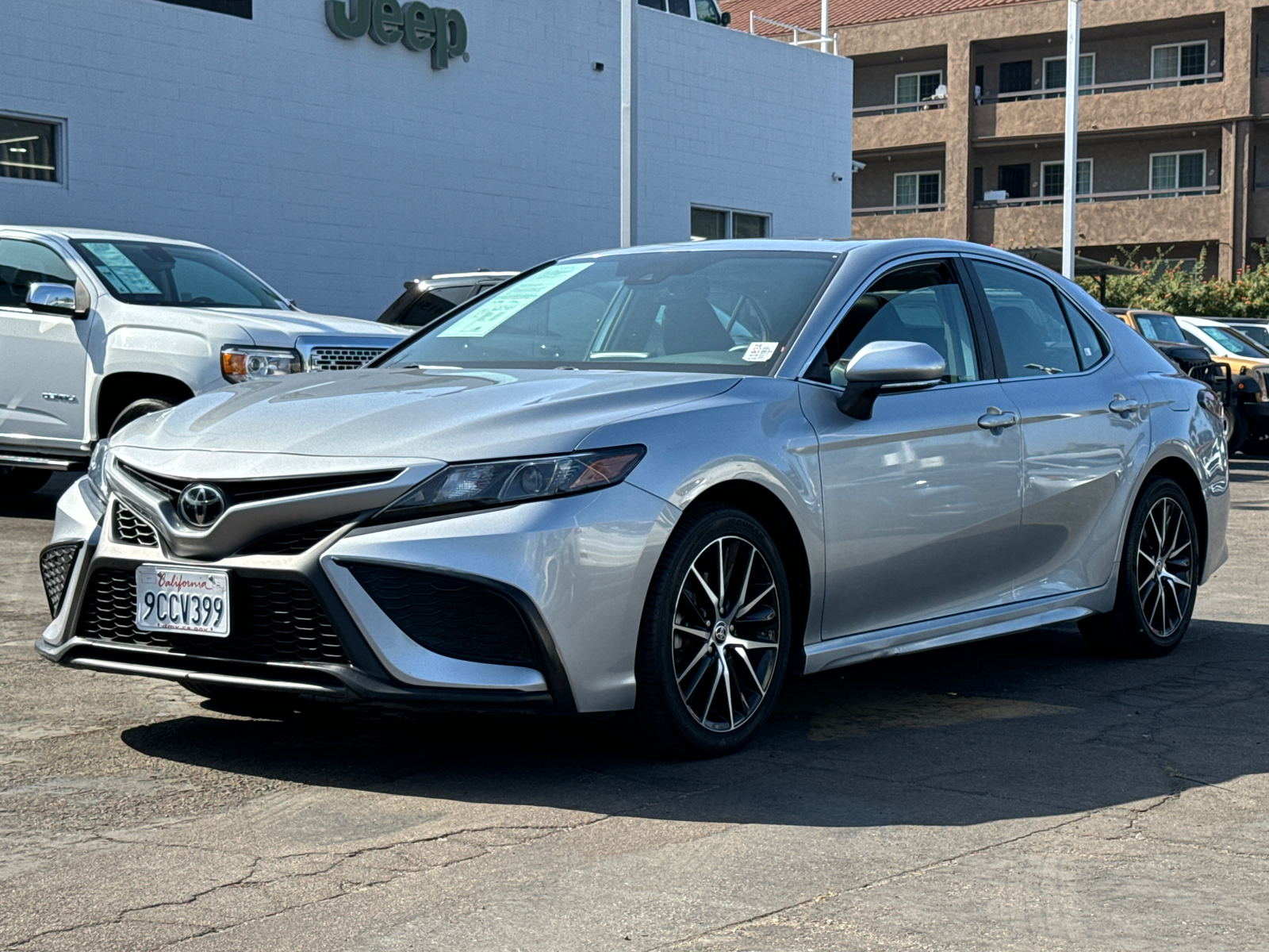 2022 Toyota Camry SE 4