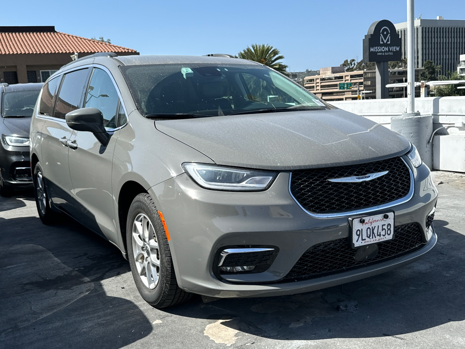 2022 Chrysler Pacifica Touring L 14