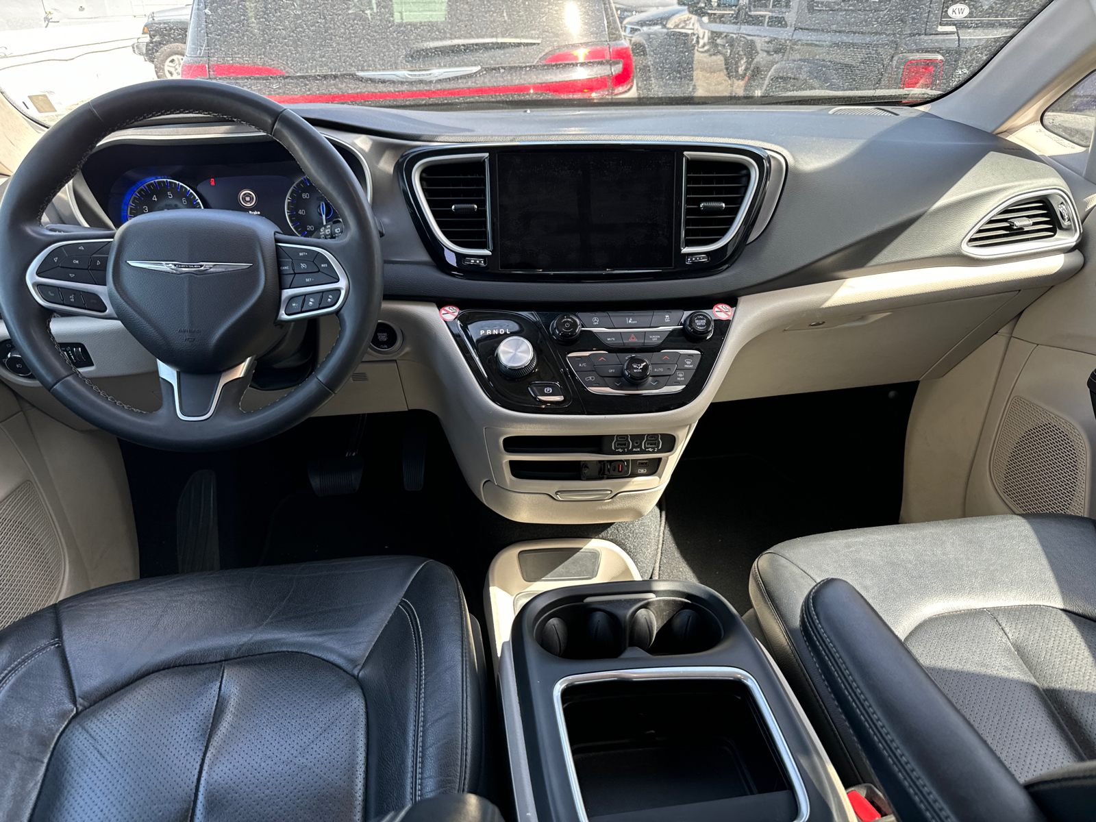 2022 Chrysler Pacifica Touring L 6