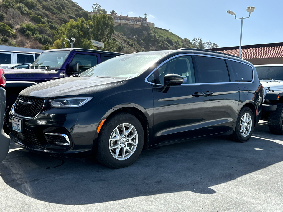 2022 Chrysler Pacifica Touring L 14